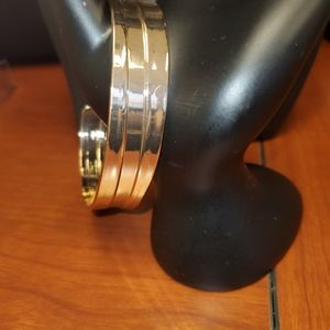 Gold bangel bracelet